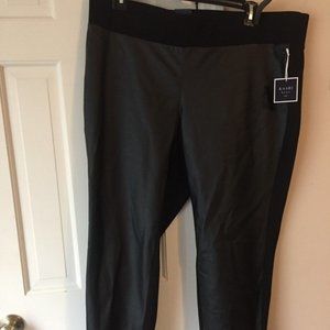 KAARI BLUE CURVY WOMAN'S TRUE BLACK STRETCH PANTS